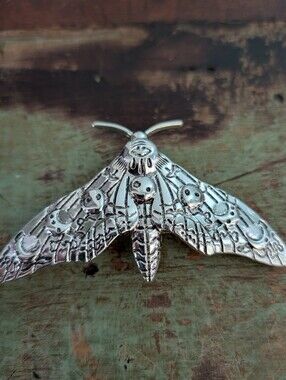 Moon Moth Hair Clip Whimsigoth NWOT